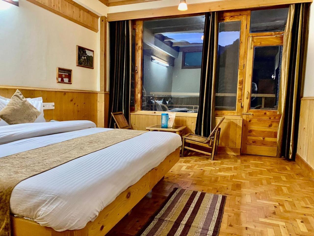 The Vashisht, Manali - A Four Star Luxury Hotel Buitenkant foto