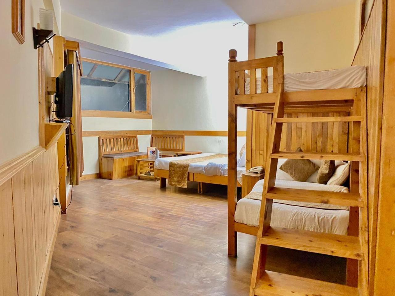 The Vashisht, Manali - A Four Star Luxury Hotel Buitenkant foto