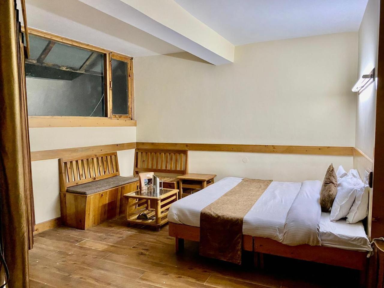The Vashisht, Manali - A Four Star Luxury Hotel Buitenkant foto